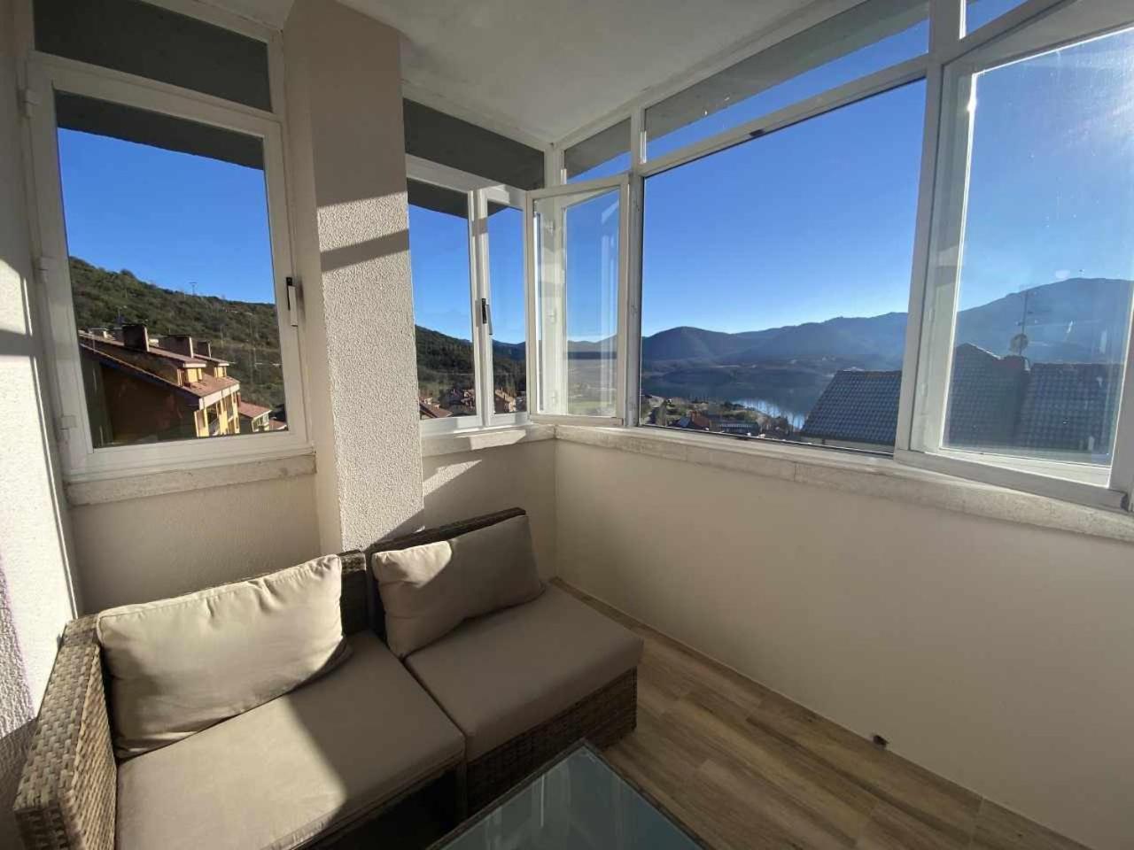 Mirador Solasierra Vistas A La Montana Y Pantano Riaño Exterior foto
